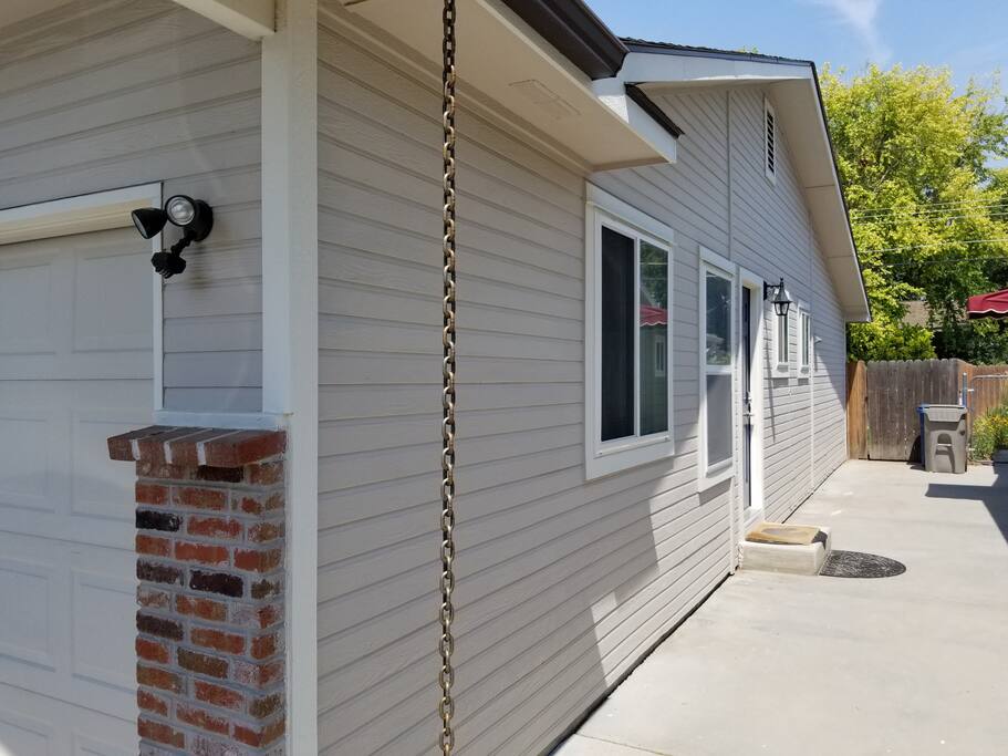 Outside of Completely Private 2 Bed/1 Bath Apartment