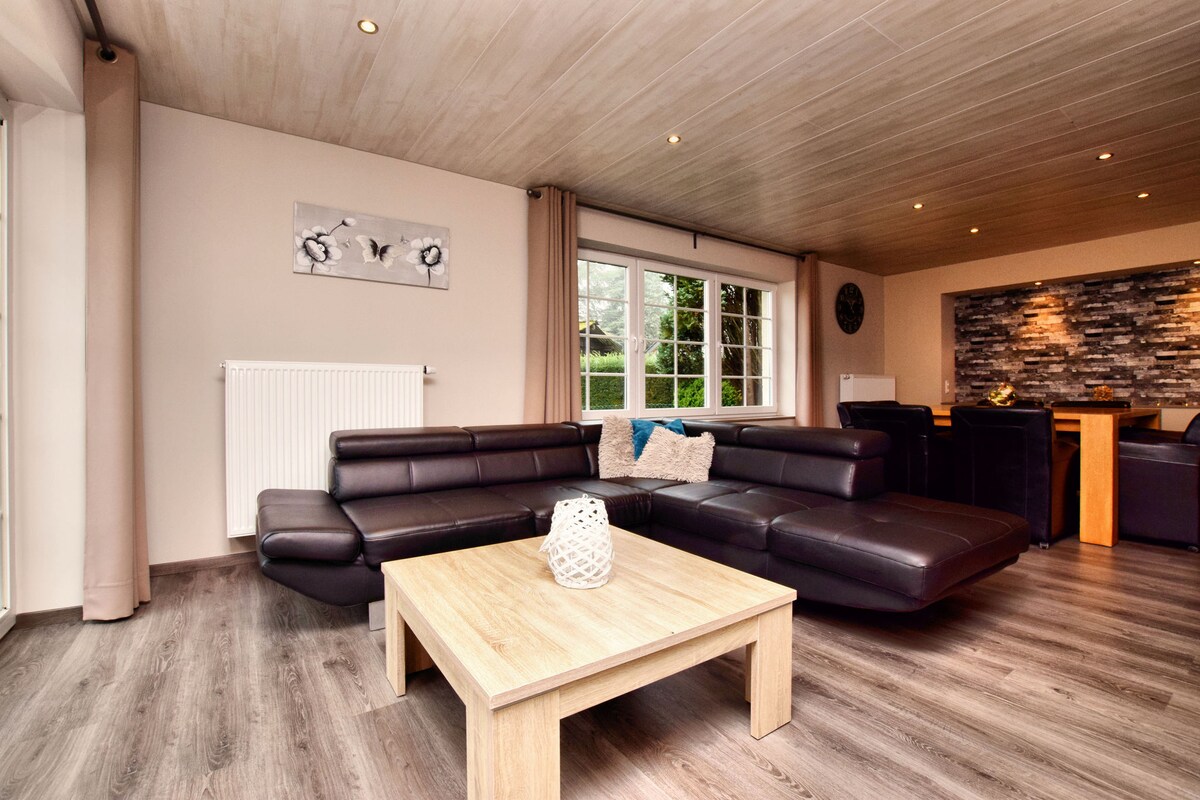 Top performing Airbnb: Modern family home with wellness in La Roche En Ardenne