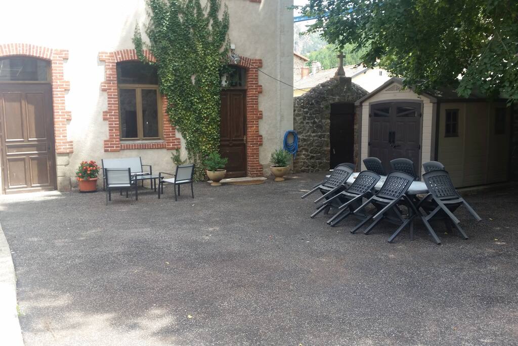 La cour