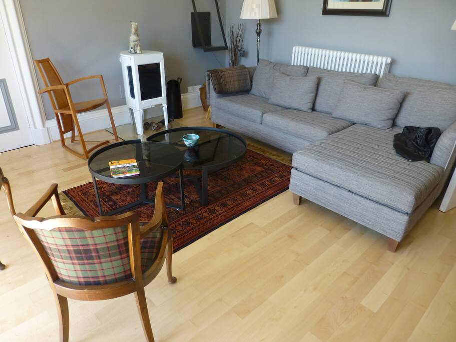 This room can be turned into a second bedroom, if required