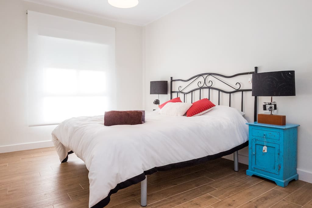 3 BEDROOMS (of which 2 with Top quality QUEEN BEDS and ERGONOMIC PILLOWS) + WARDROVE