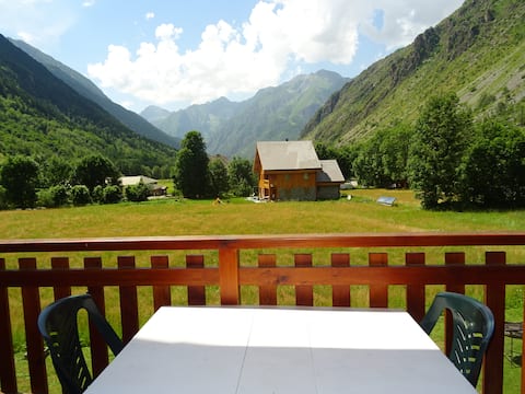 Apartment for 4 people in chalet, Balcony, Swimming pool