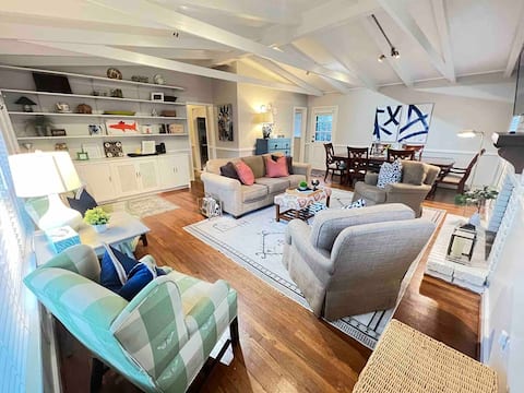 Successful Airbnb property: Charming City Cottage | Walk to Downtown! in Gainesville