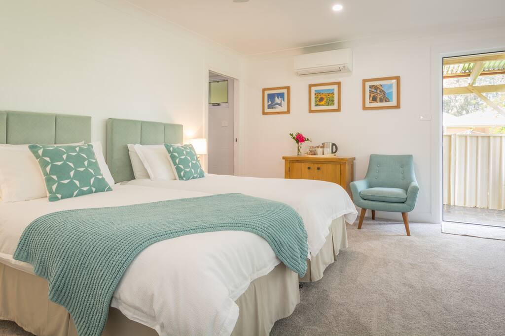 Luxurious bed linen and towels provided
