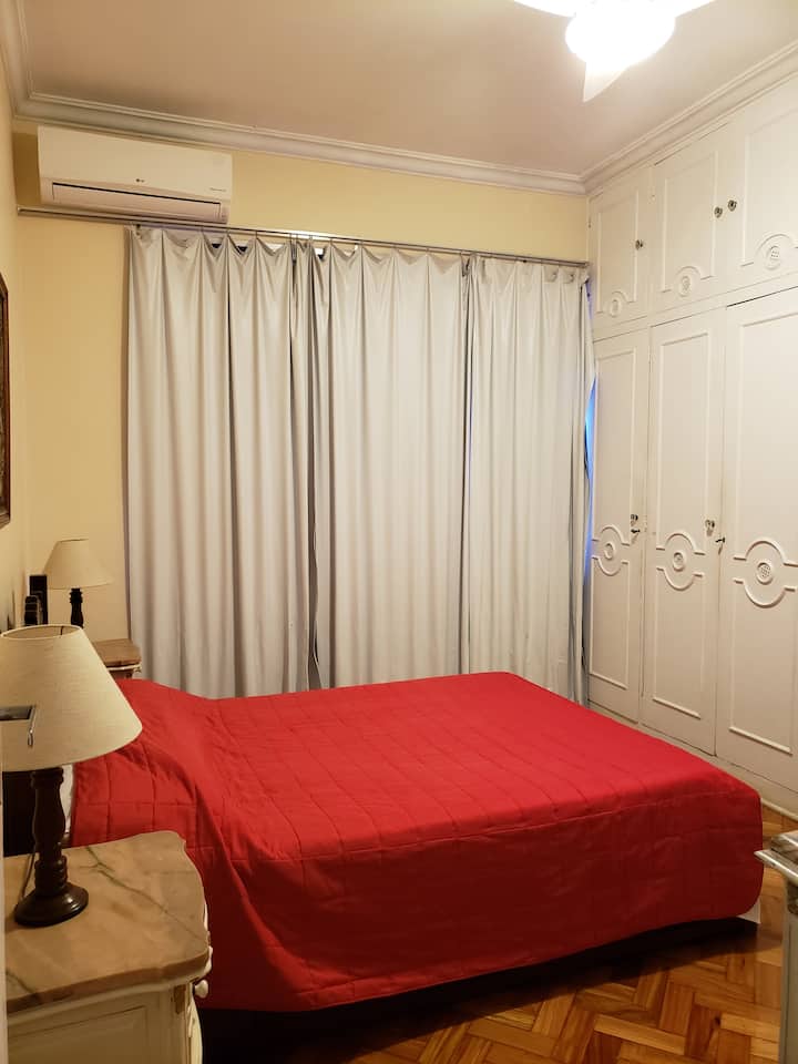 Соба 1 со клима уред
(Прва соба со клима уред)