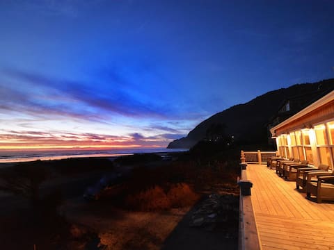 Oceanfront Historic Reed House!