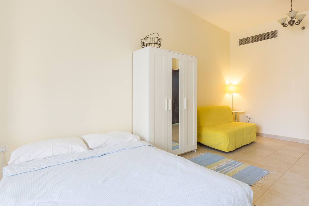 set up one King size bed 180cm x 200cm