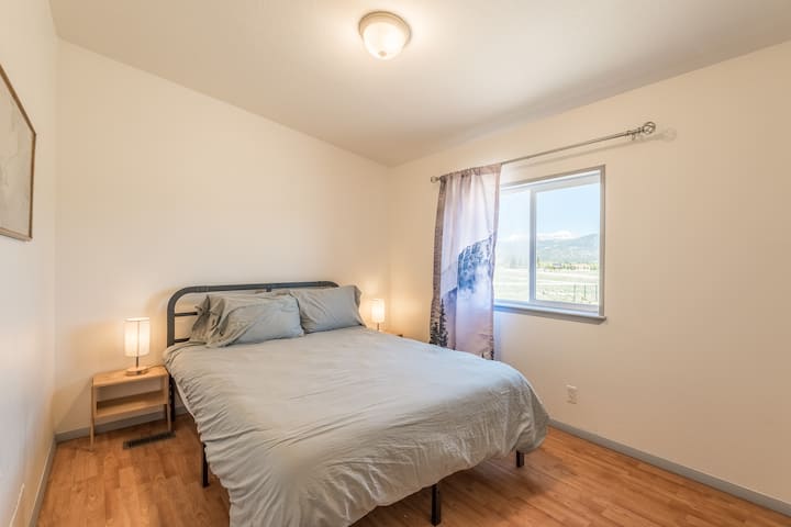 Chumba cha kulala cha pili, kitanda 1 cha malkia