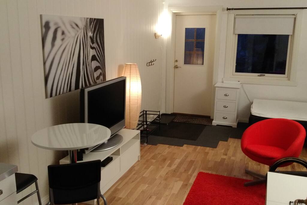 Seng med plass til 2 i hjørnet