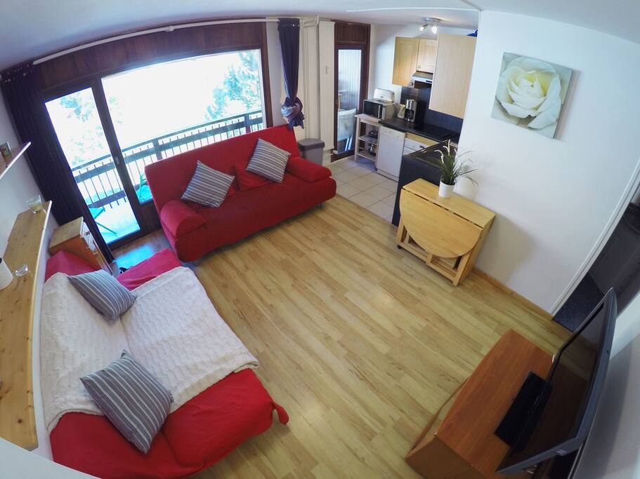Spacious living room