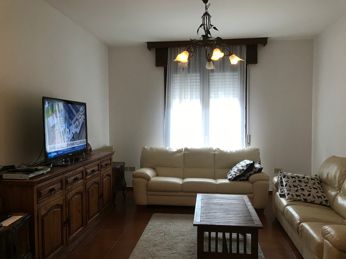 Annuncio Airbnb popolare: A historic venetian villa for a big family a Lignano Sabbiadoro