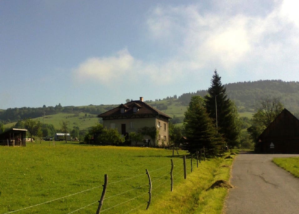 Situated in quiet surroundings, in the countryside, ideal for hiking, mountainbiking, and enjoying the countrylife.