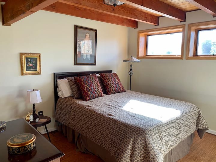 Трета спална соба со душек од мемори пена со брачна големина