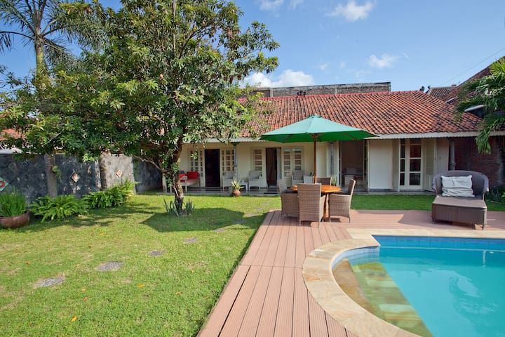 Central 4-person Villa with Fully Private Pool