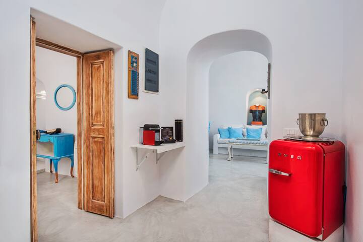 EverBlue Cave House by Thireon gallery image 5