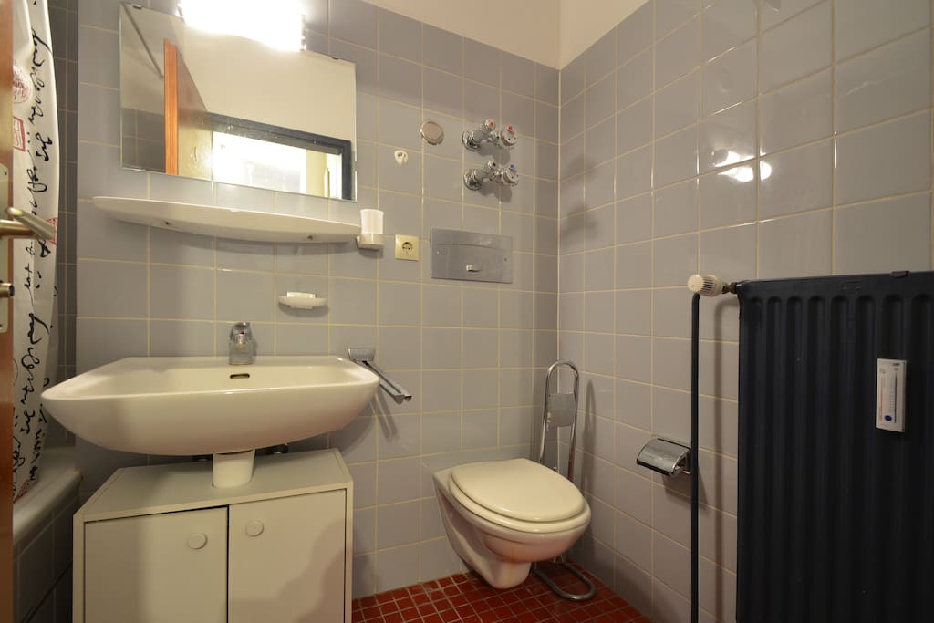 Functional bathroom / Funktionelles Badezimmer