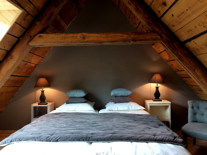 СПАЛНА СОБА 5 - брачен кревет (широк 150-179 см)