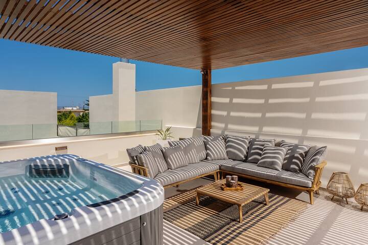 Amara II – walking distance to the beach & shops! gallery image 4