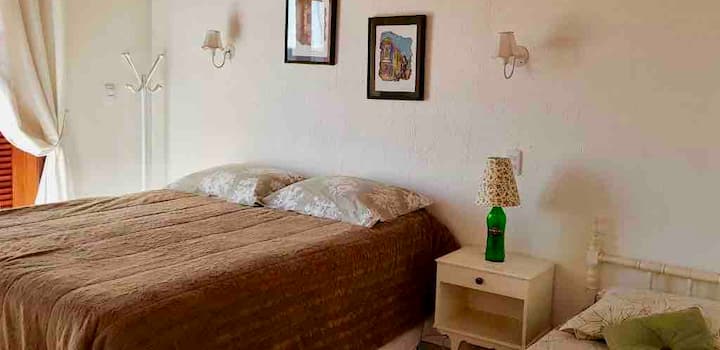 Კიდევ ერთი ორადგილიანი აპარტამენტი, შესანიშნავი საშხაპე და ხედი კაშხალზე!!!