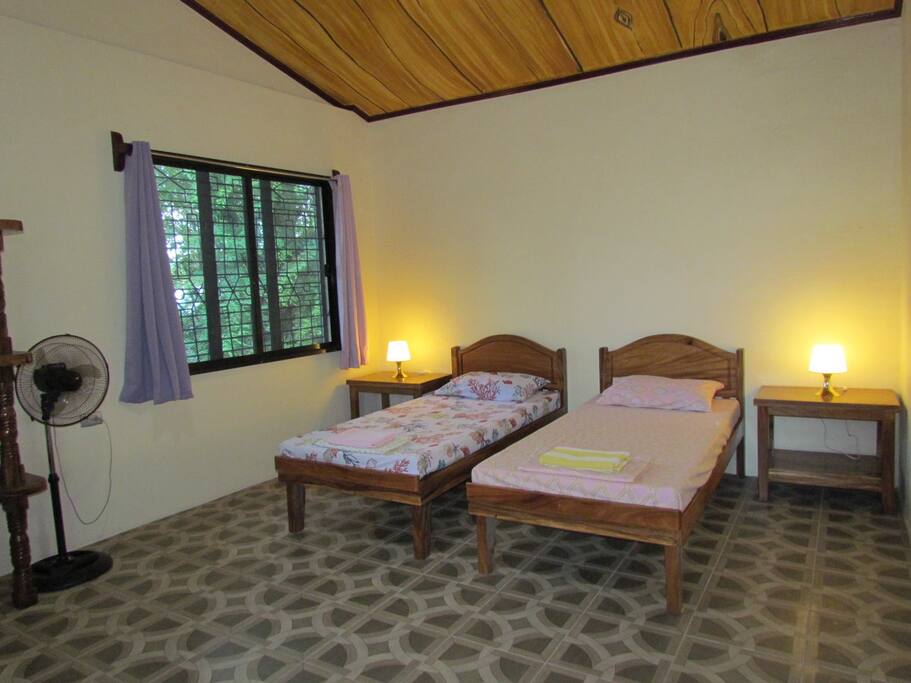 2 single beds or 1 double bed