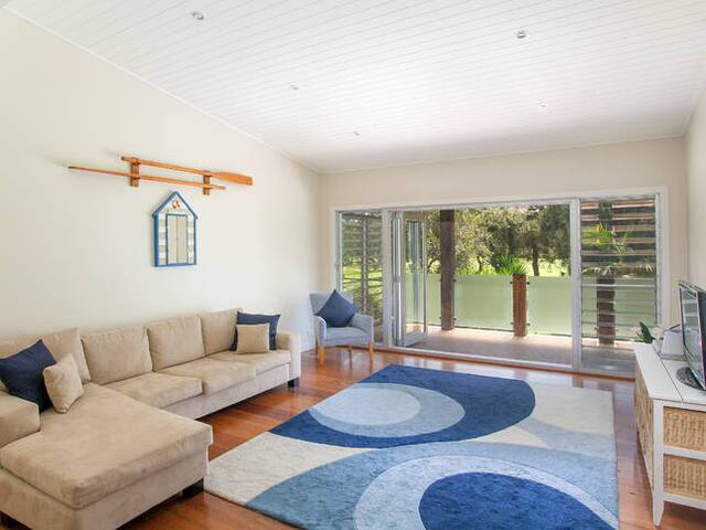 FAMILY RETREAT ON STIRGESS gallery image 5