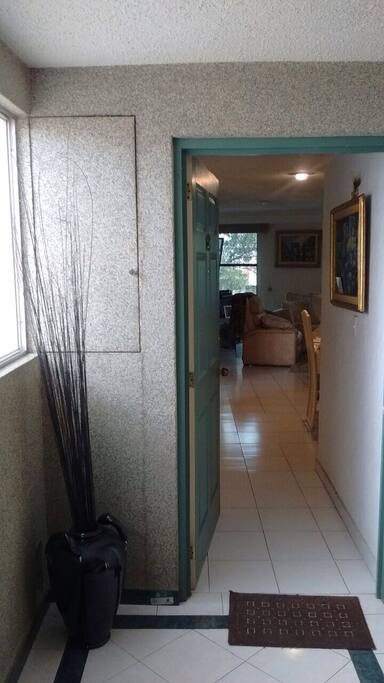 Piso 2, entrada departamento.