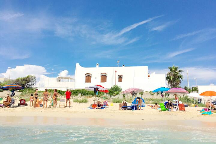 Villa Layla | on the beach, seaview, wifi, a/c