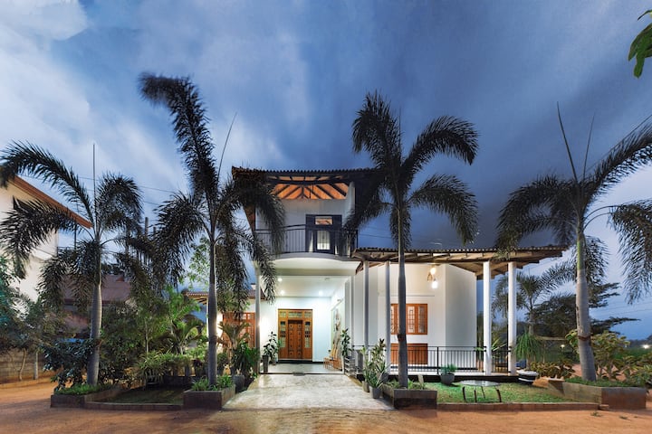 Gold Crown Residence(Lion Rock View)