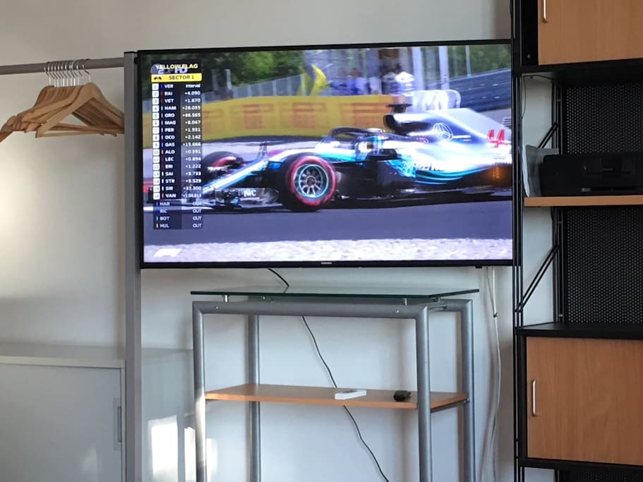 großer 50-Zoll K4 Fernseher