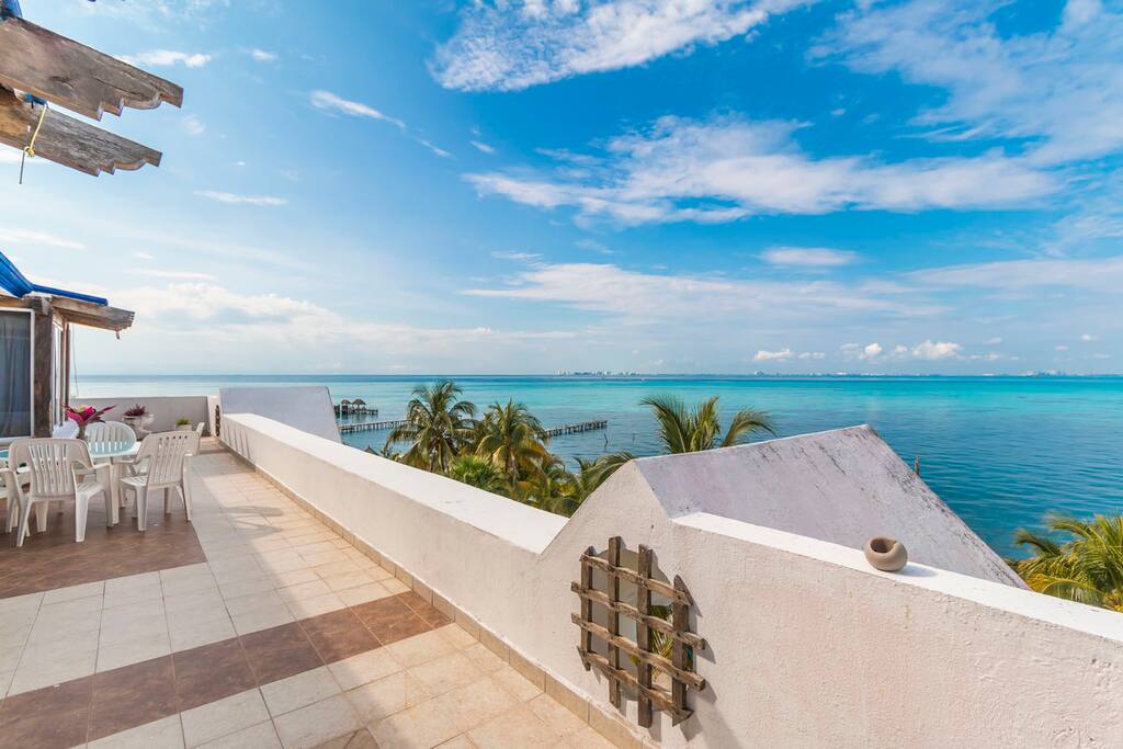 Penthouse Casa Bonita & villas Condominiums for Rent in Isla