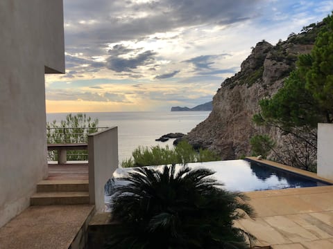 House by the Sea.  Villa Dragonera