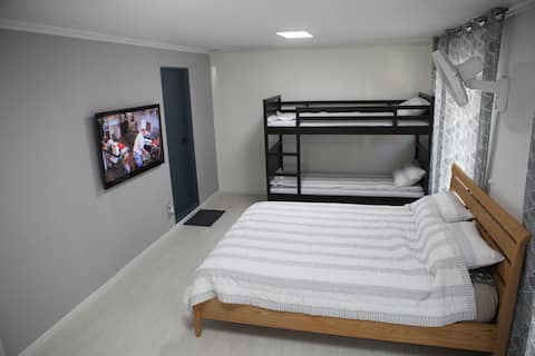 Great Guest [Family Room]