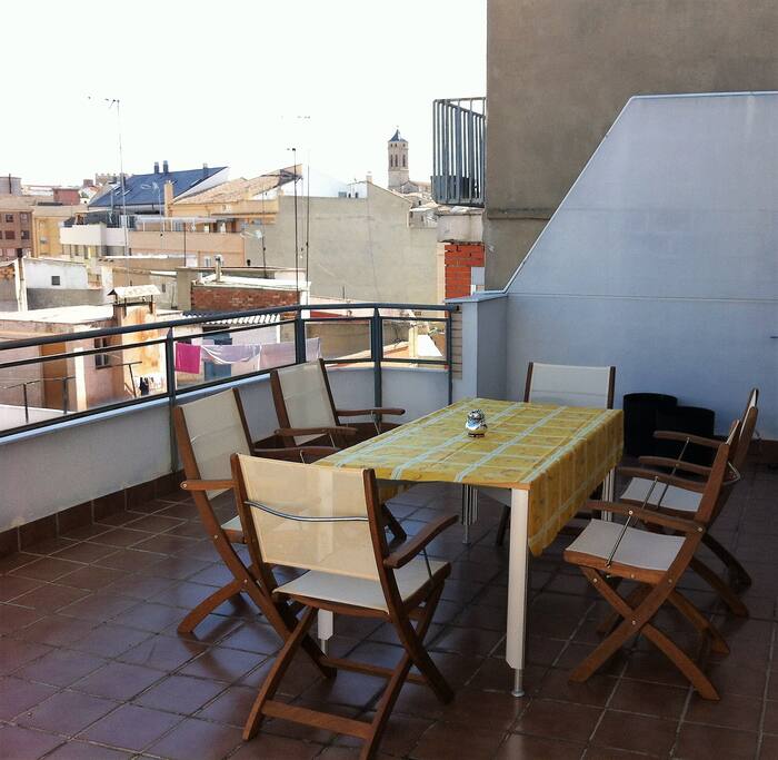 Terraza con vistas al casco histórico de Requena