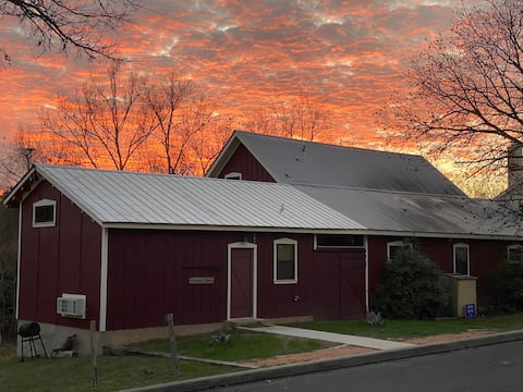 Canoe Barn on Barons Creek