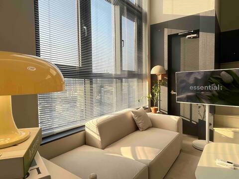 # New open discount # City view # 1 Best location/High-rise/Dongseong-ro/Gyo-dong/Jungang-ro Station/1st floor convenience store