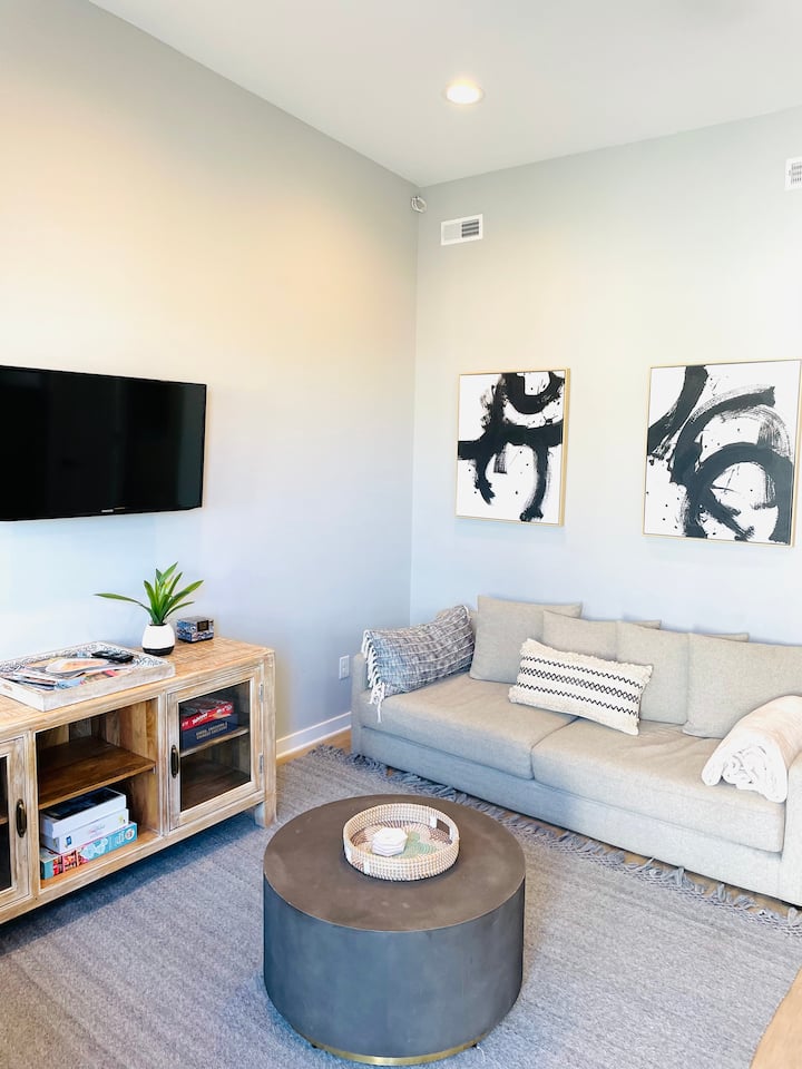 Downtown Park Circle Loft - North Charleston, SC
