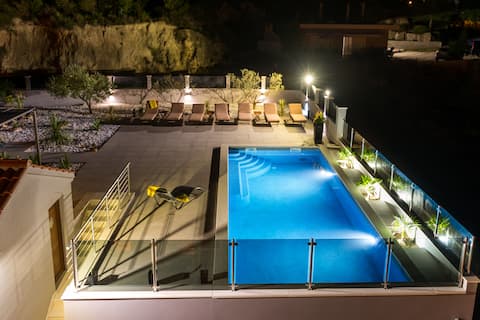 Two bedrooms comfortable apartment