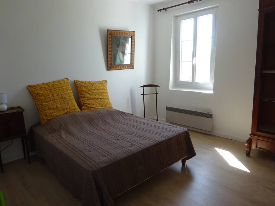 Chambre lit double sur jardin privatif