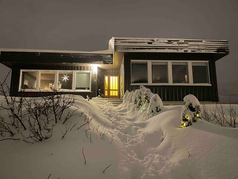 Apartment with a view to Børvasstindene