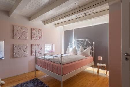 卧室上层带卫生间