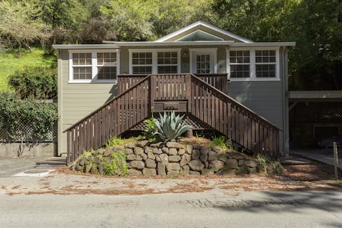 The Fox's Den A Relaxing 1 Bedroom Redwood Retreat