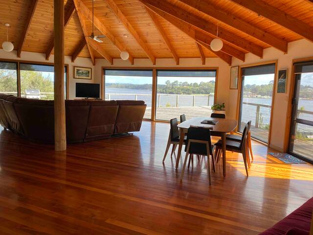 Strahan House gallery image 2