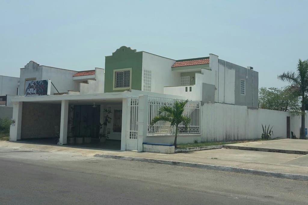 La casa en la Calle 59 hace esquina con la calle-andador 108