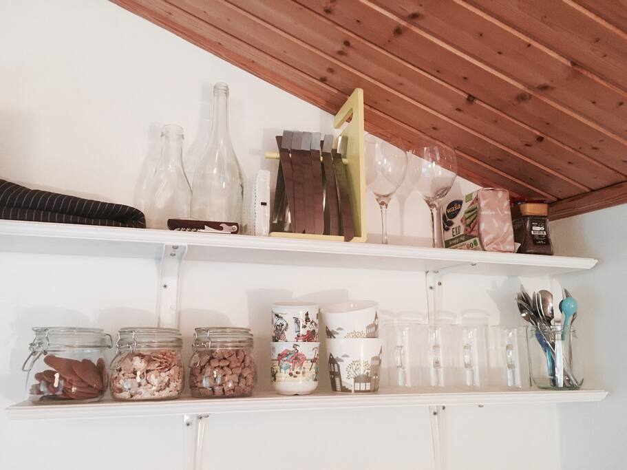 Tea and instant coffee is available in the cabin. Tapwater is clean and drinkable.