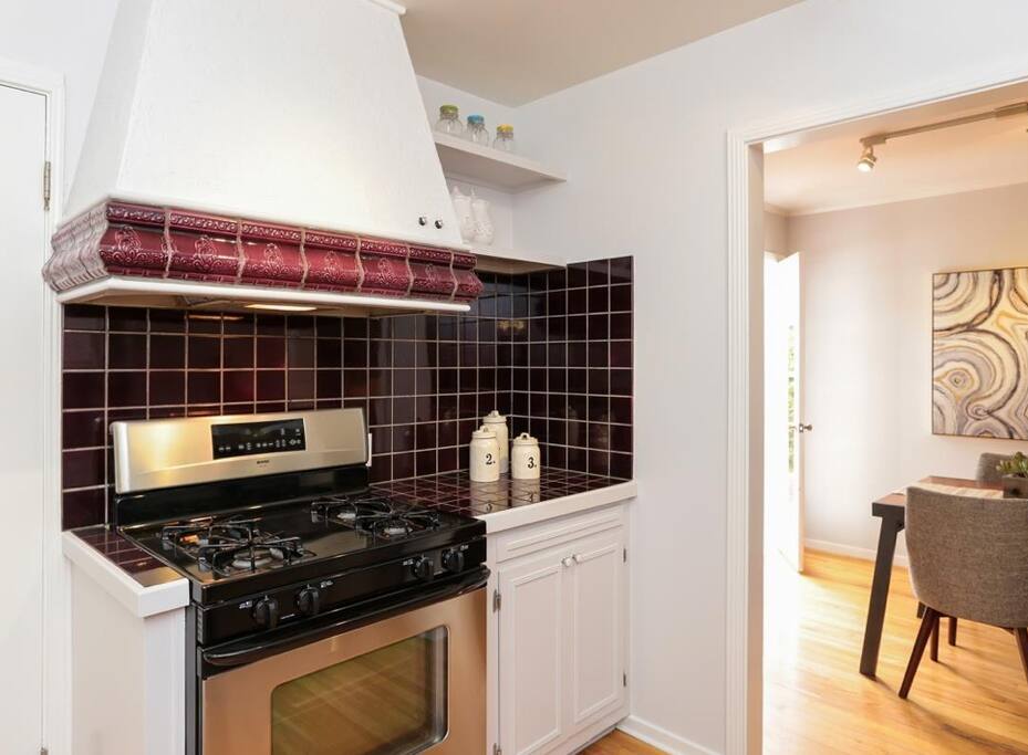 Cute cottage kitchen