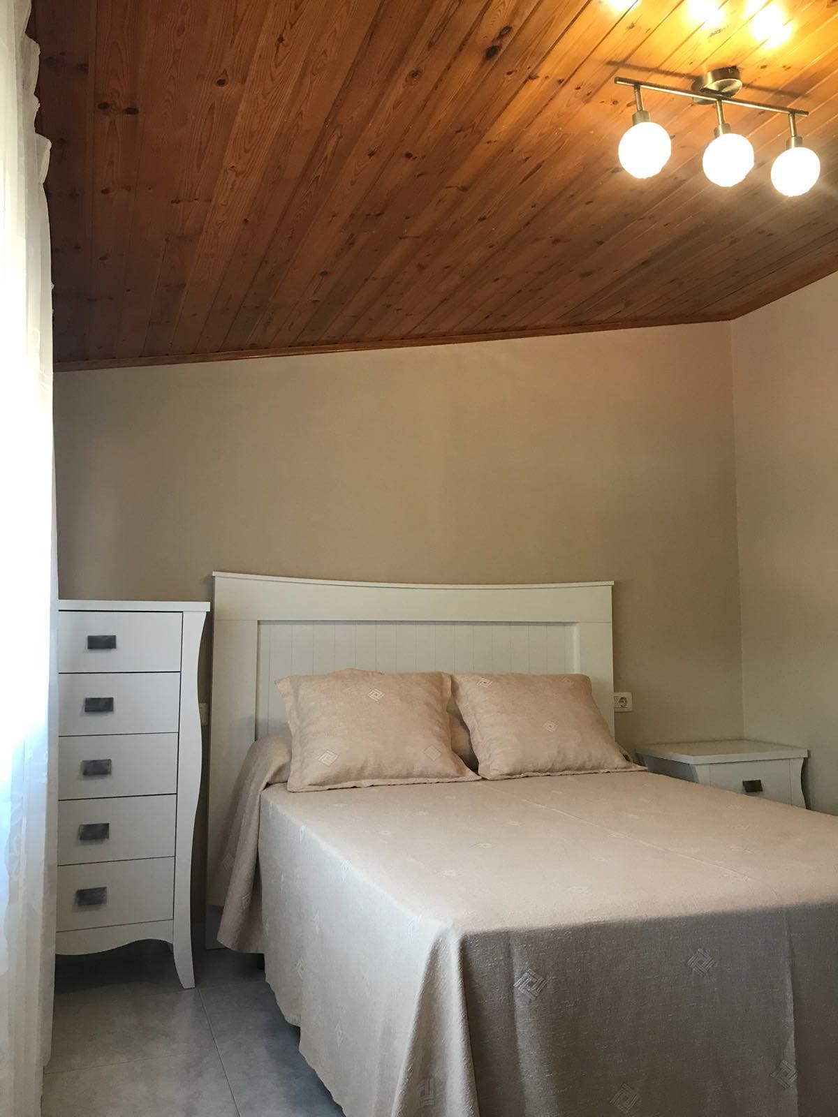 საძინებელი 1