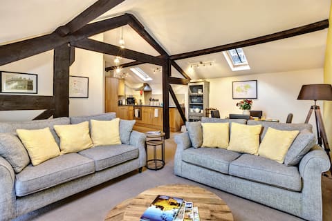 Top performing Airbnb: The Old Sweet Factory - Town Centre Apartment in Killinghall