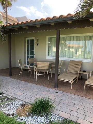 Sunny Ocean Front Villa (N) gallery image 4