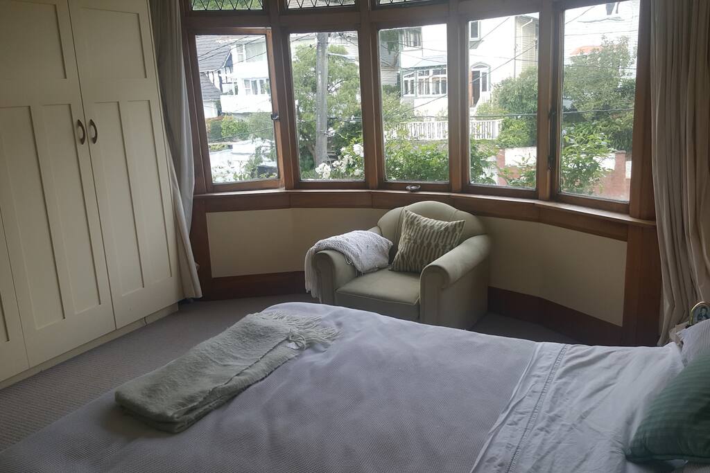 Master Bedroom with Queen Bed