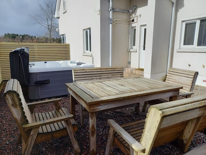 10 Best Airbnbs With Hot Tub In Fermanagh, UK Updated 2024 Trip101